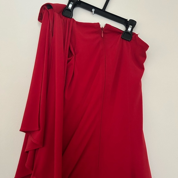 Elegant Red Off-Shoulder Skirt - Picture 5 of 5